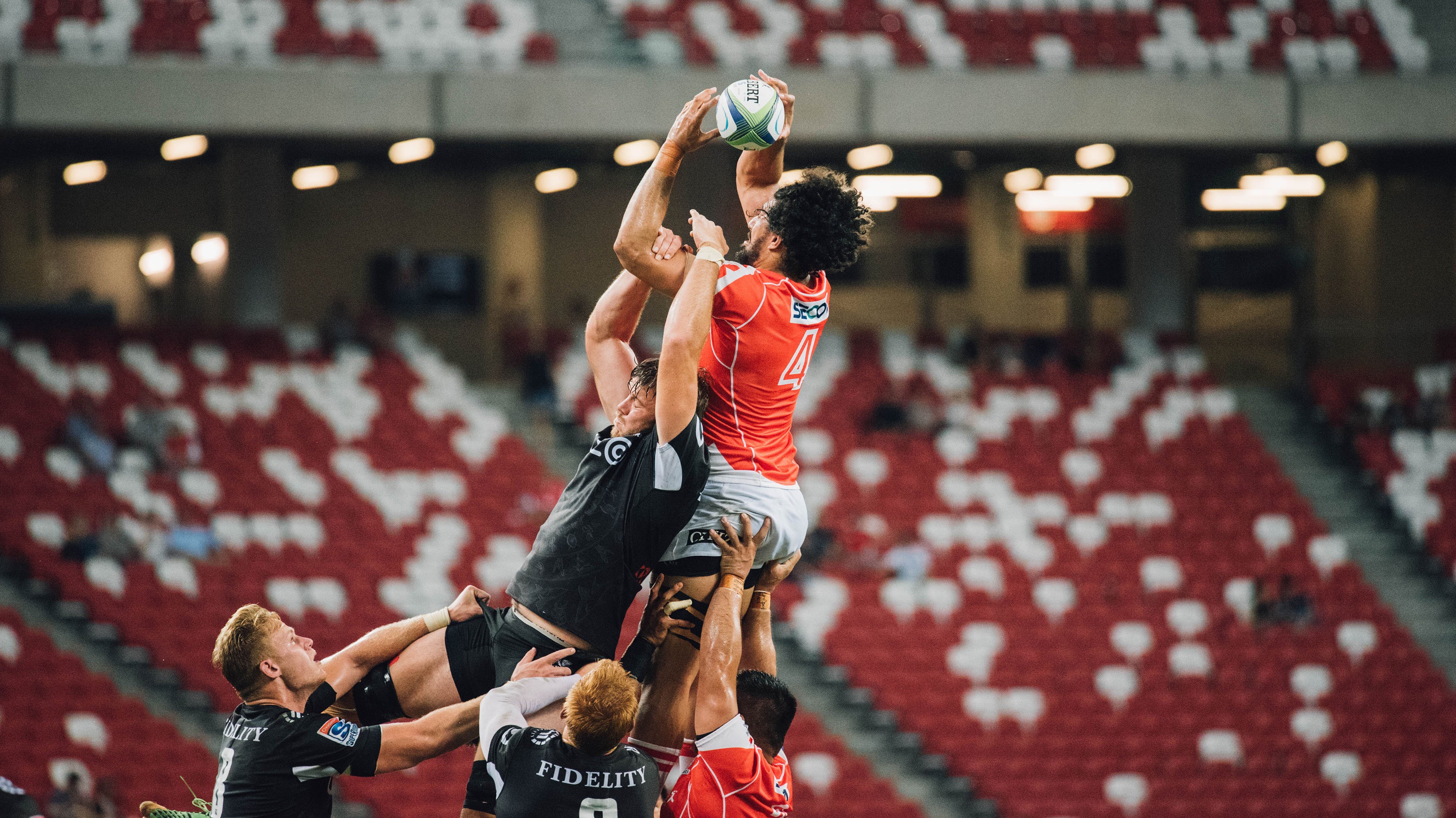 九游游戏中心下载-_城市赛道：在城市天际线下进行的高空网球比赛_，城市天际线高尔夫球场